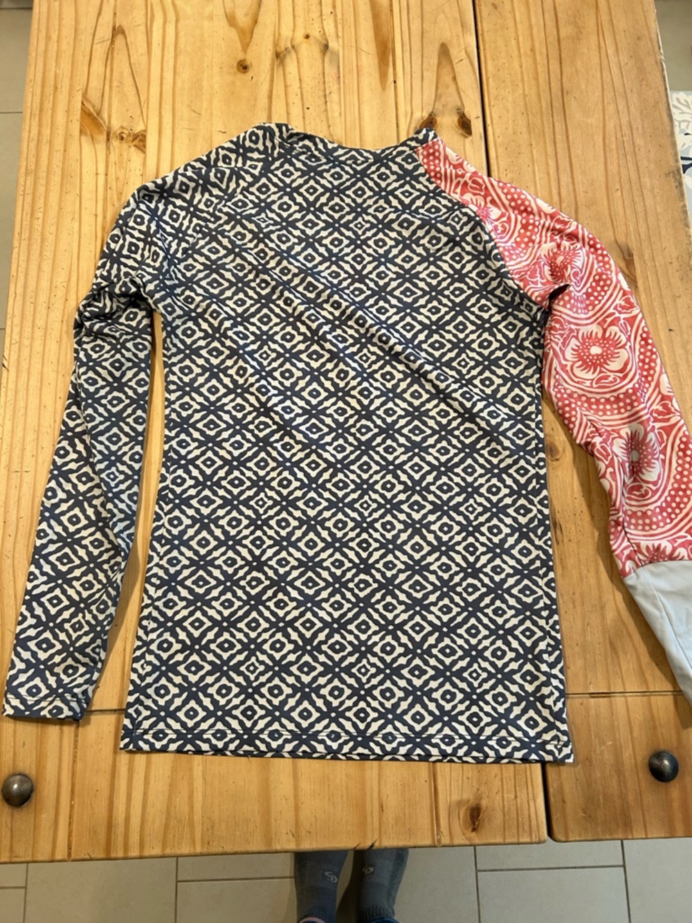 The Seea Women’s Rashguard Large - Picture 2 of 3
